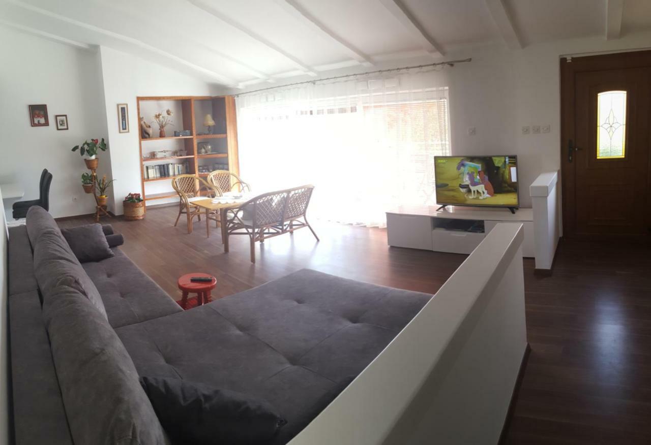 Haus Mirela Apartment Liznjan Exterior photo